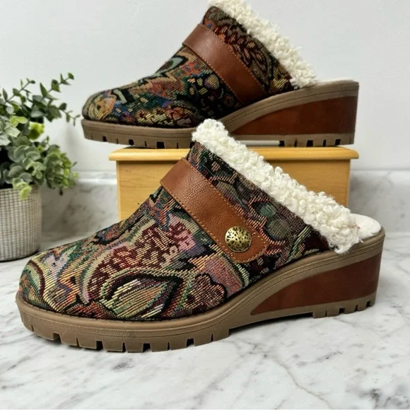 Muk Luks Tapestry Clogs - Size 11 - Picture 1 of 14
